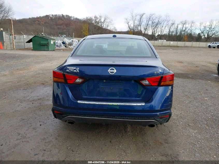 Car Image 2019 NISSAN ALTIMA SR