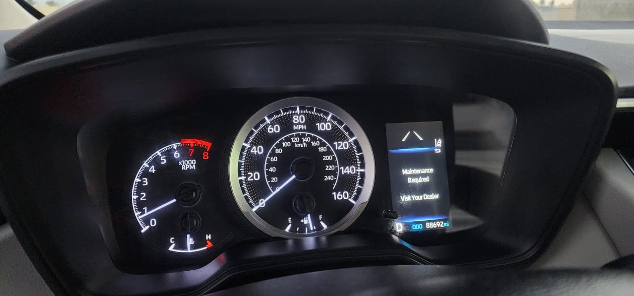Car Image 2019 TOYOTA COROLLA LE