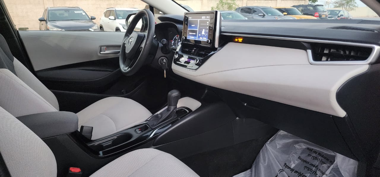 Car Image 2019 TOYOTA COROLLA LE