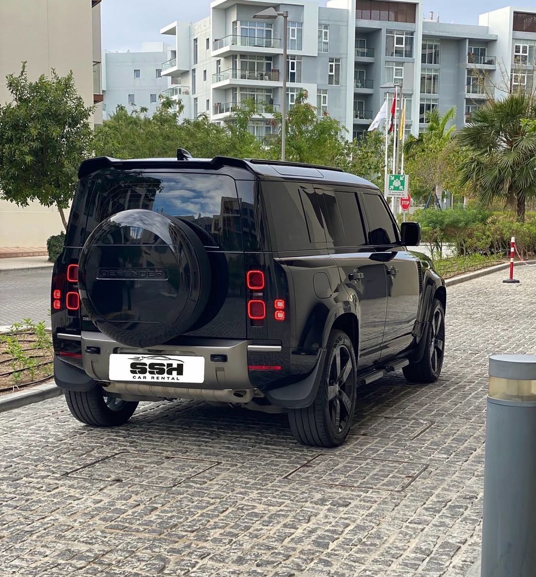 LAND ROVER DEFENDER 2025