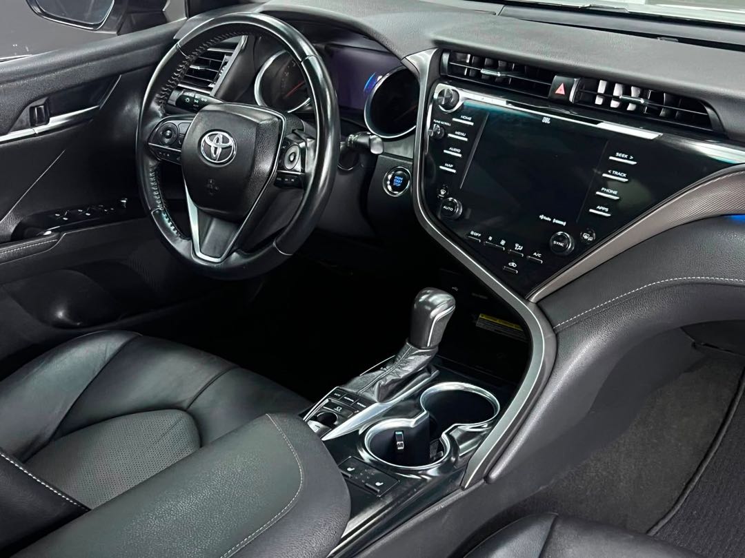 Car Image 2021 TOYOTA CAMRY SE