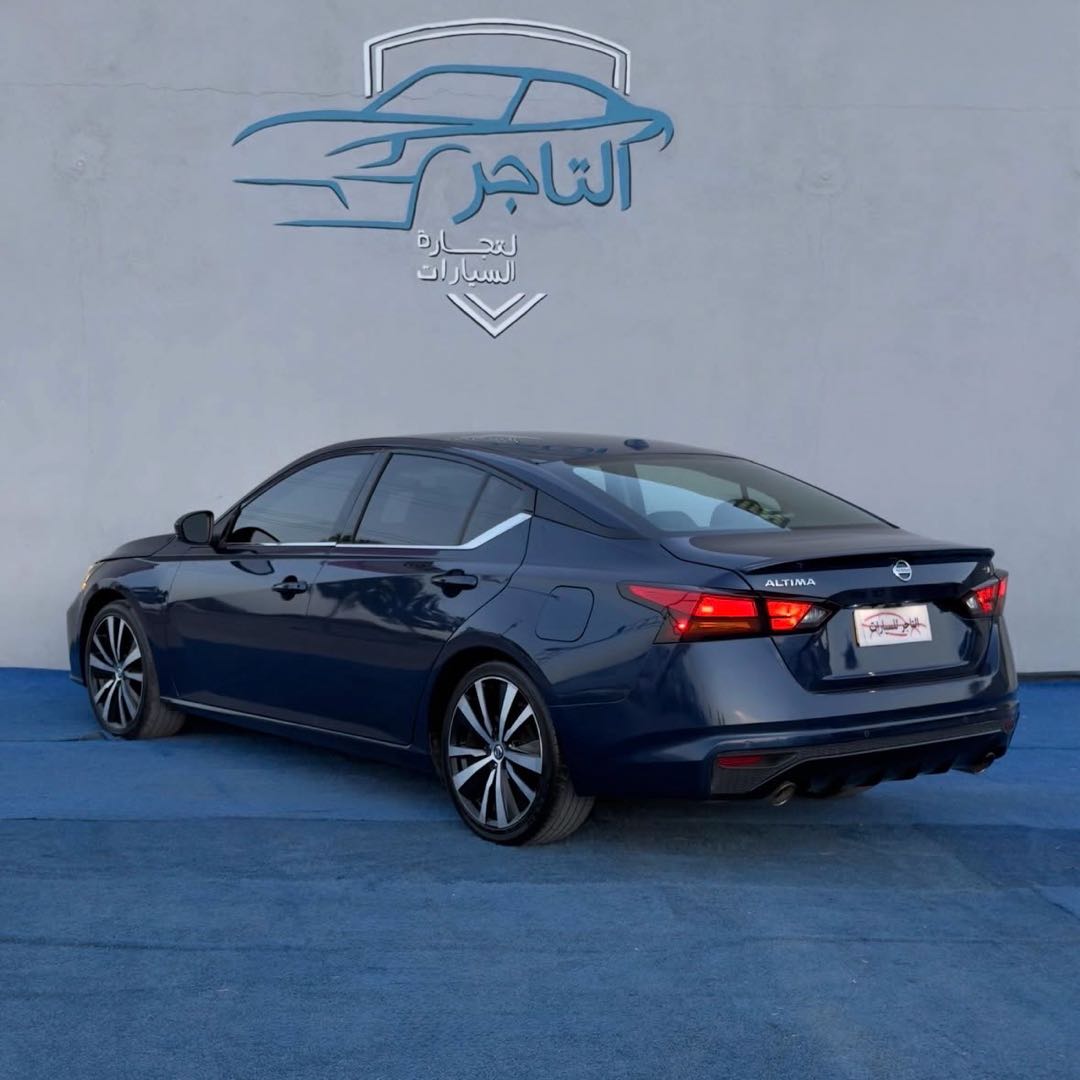 Car Image 2019 NISSAN ALTIMA SR