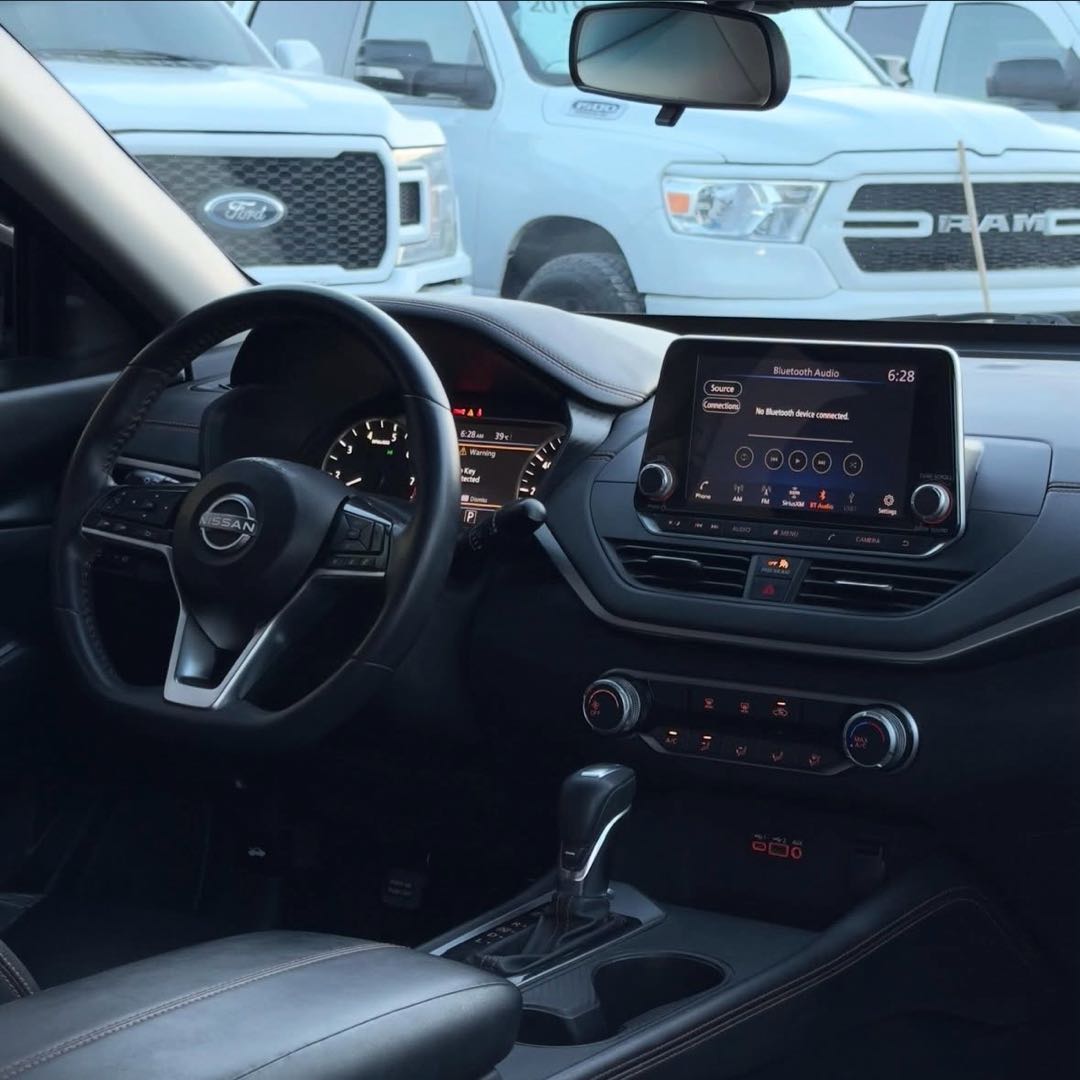Car Image 2019 NISSAN ALTIMA SR