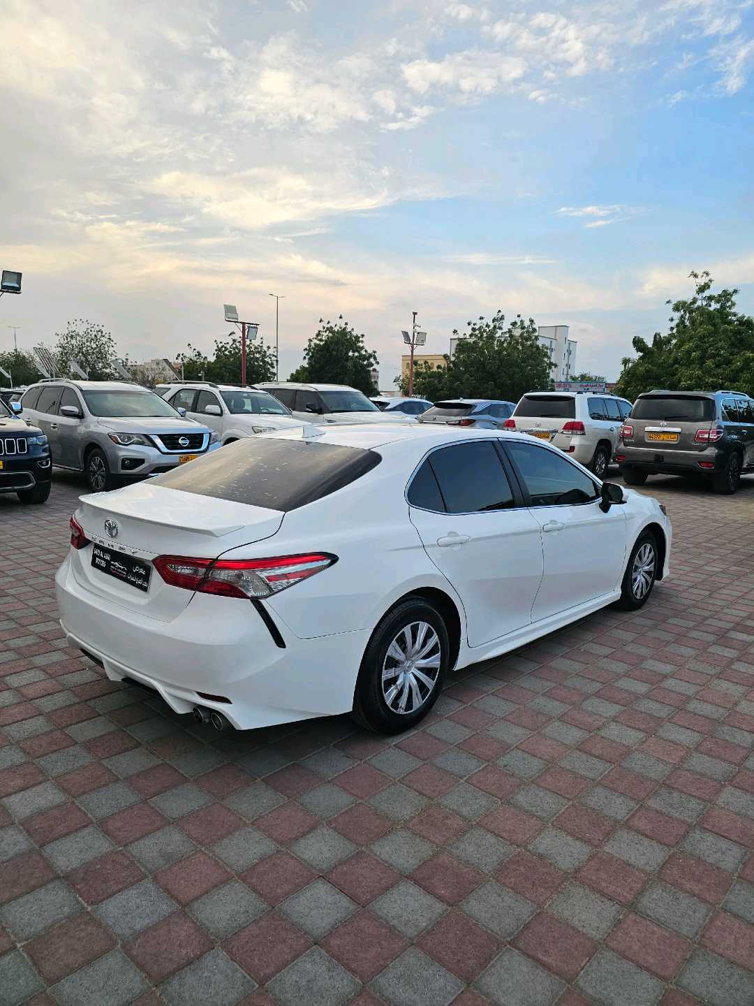 Car Image 2019 TOYOTA CAMRY LE