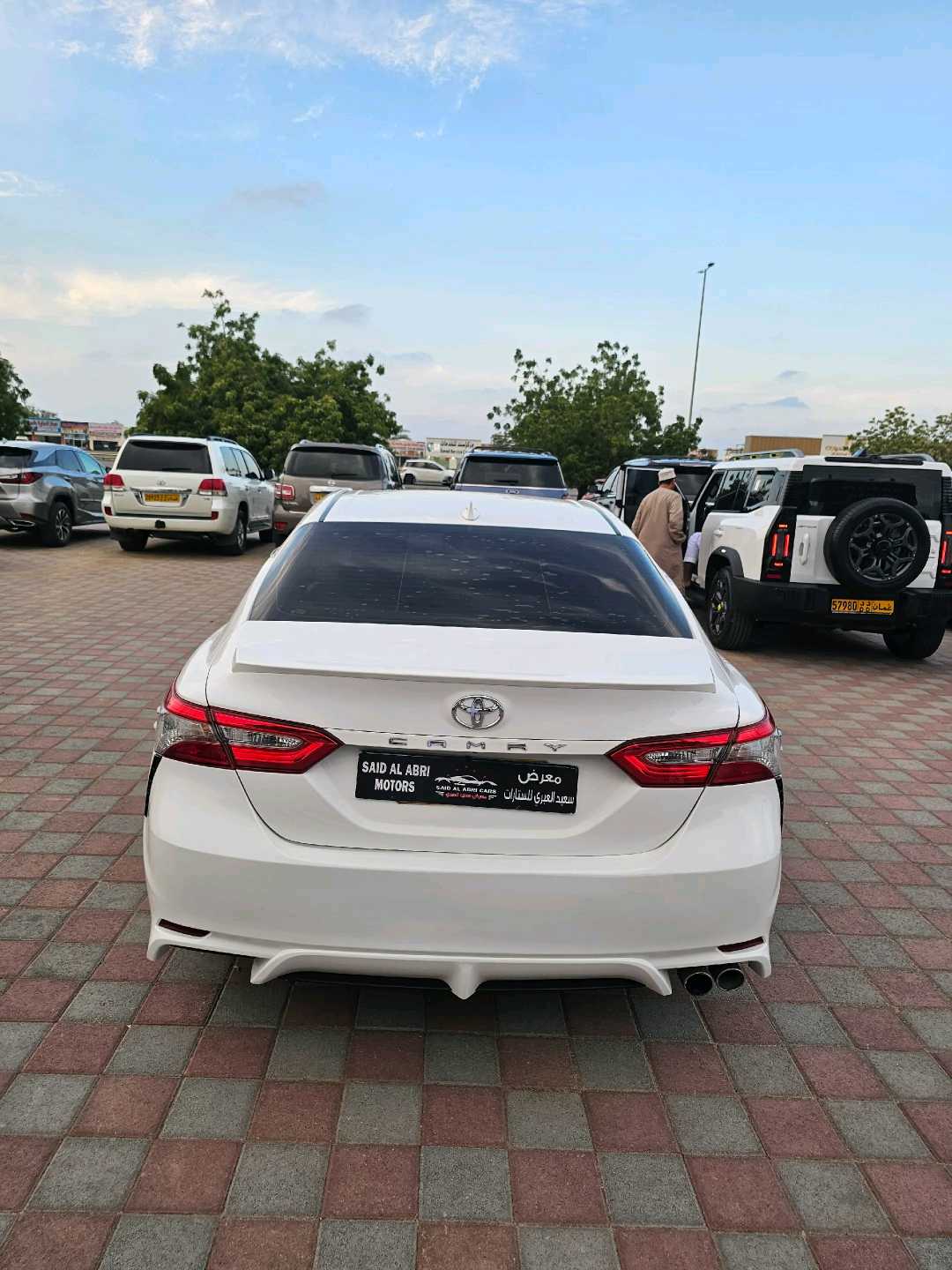 Car Image 2019 TOYOTA CAMRY LE