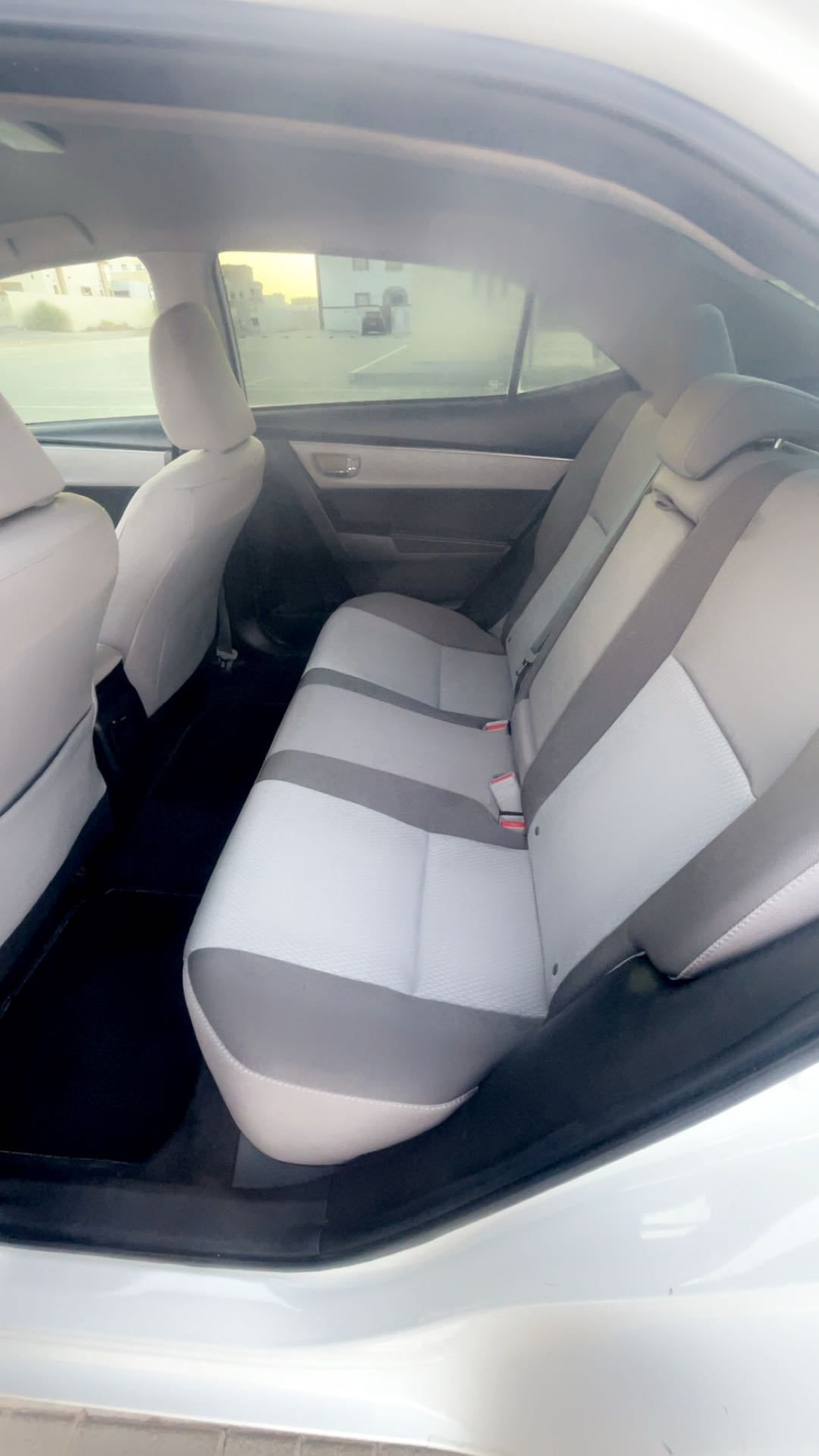 Car Image 2017 TOYOTA COROLLA LE