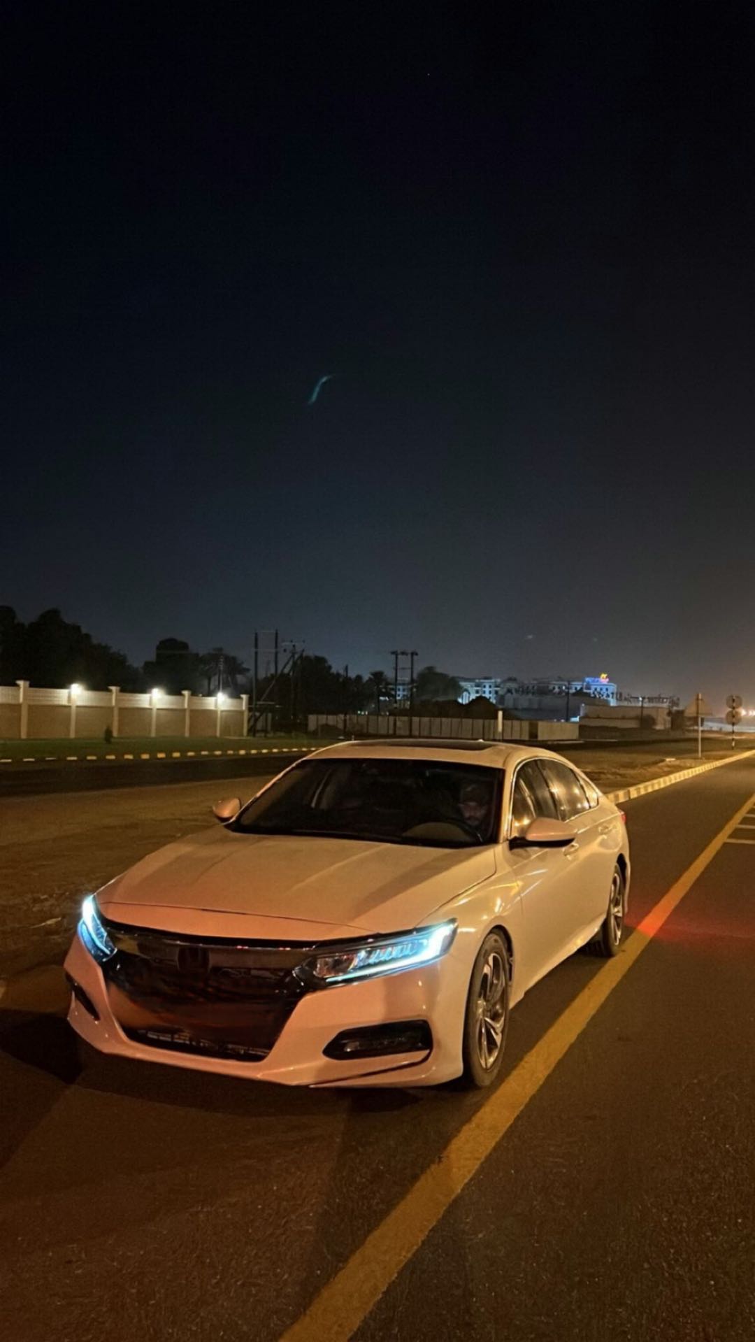 Car Image 2018 HONDA ACCORD EXL