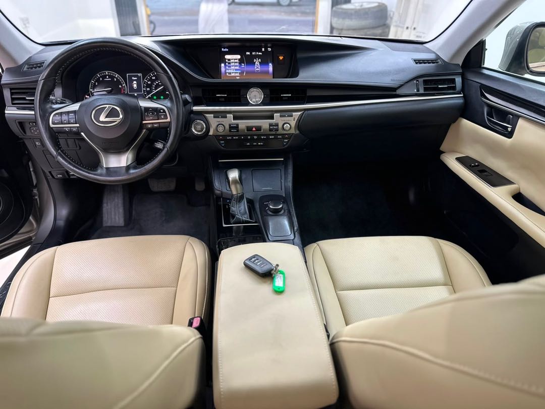 Car Image 2017 LEXUS ES 350