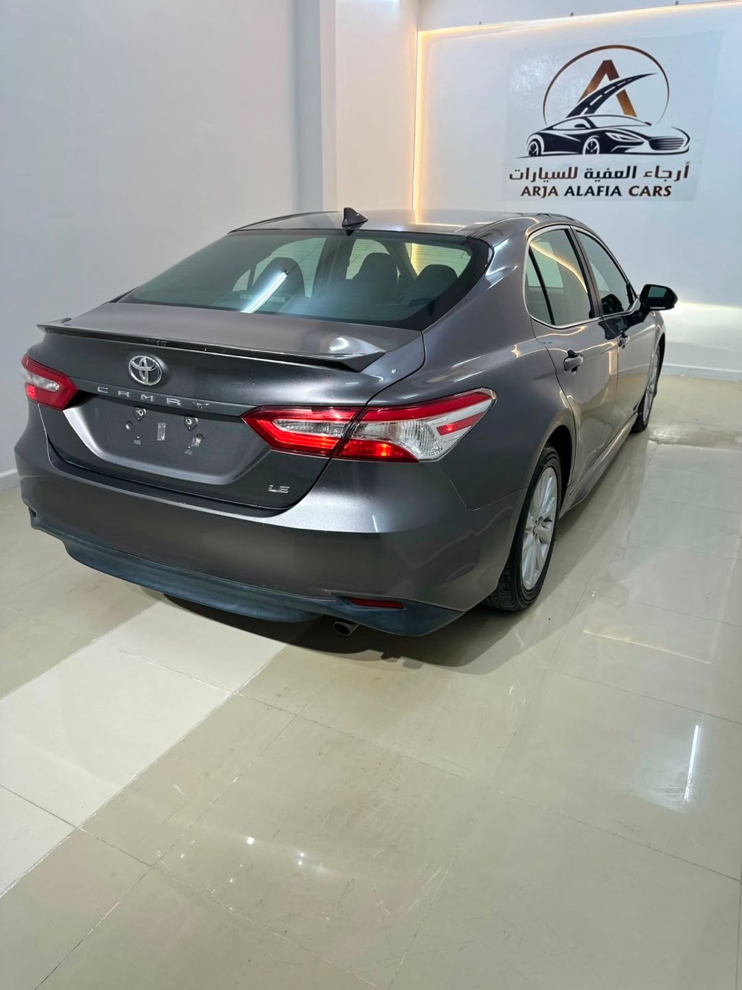 Car Image 2019 TOYOTA CAMRY LE