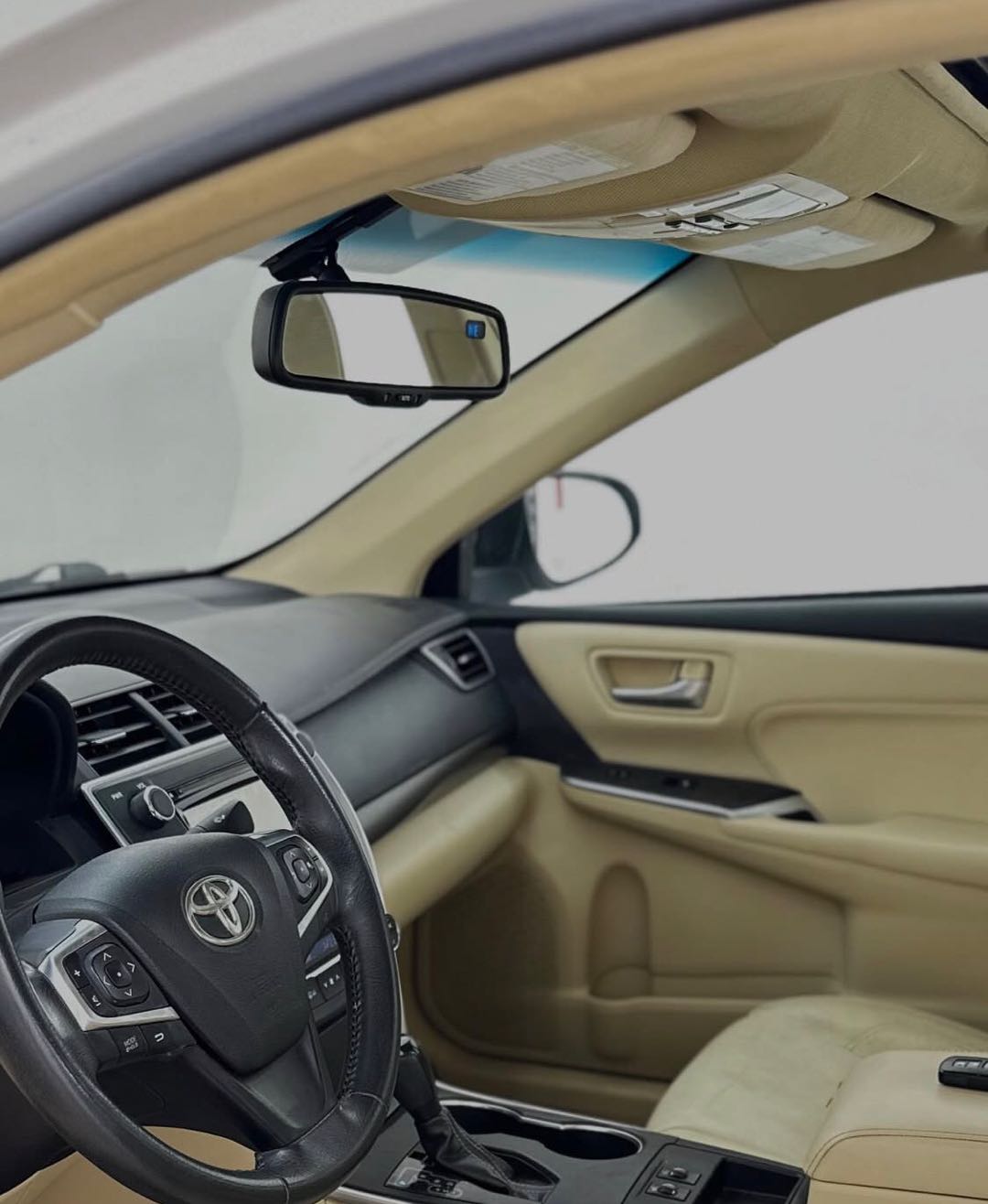 Car Image 2017 TOYOTA CAMRY XLE