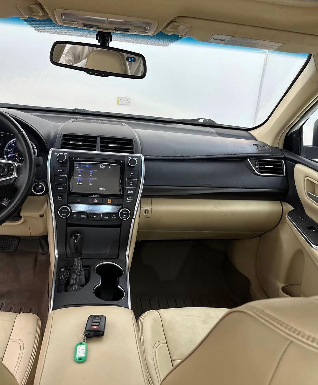 Car Image 2017 TOYOTA CAMRY XLE
