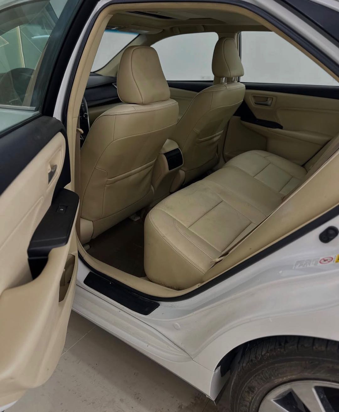 Car Image 2017 TOYOTA CAMRY XLE