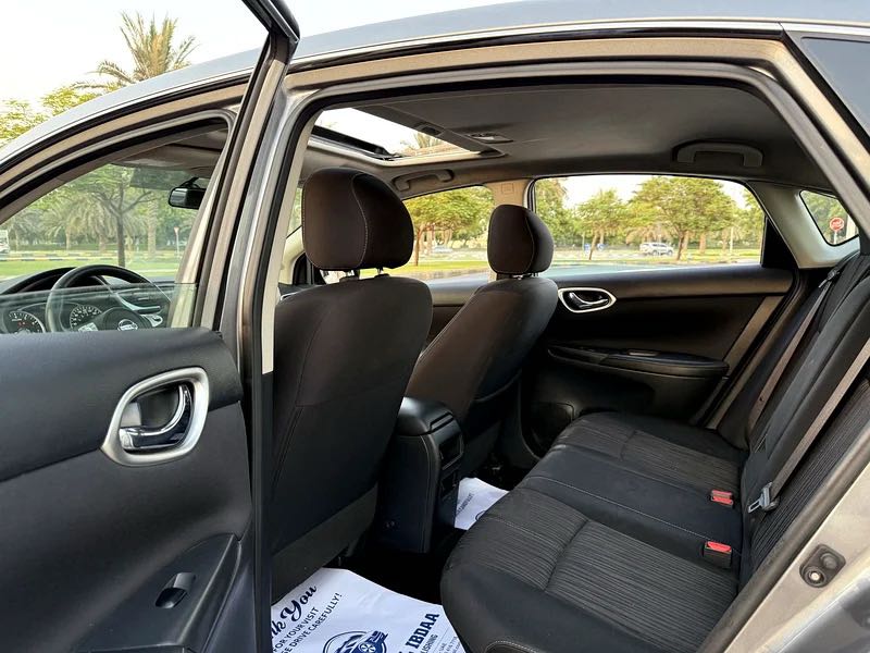 Car Image 2017 NISSAN SENTRA SR
