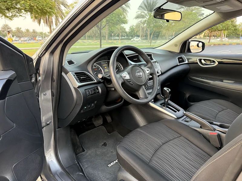 Car Image 2017 NISSAN SENTRA SR