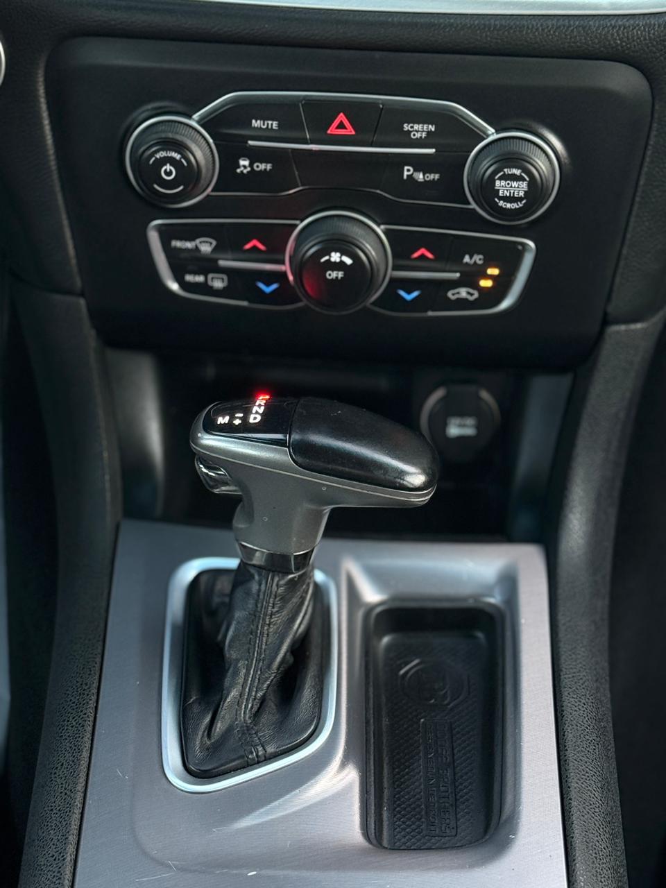 Car Image 2020 DODGE CHARGER SXT