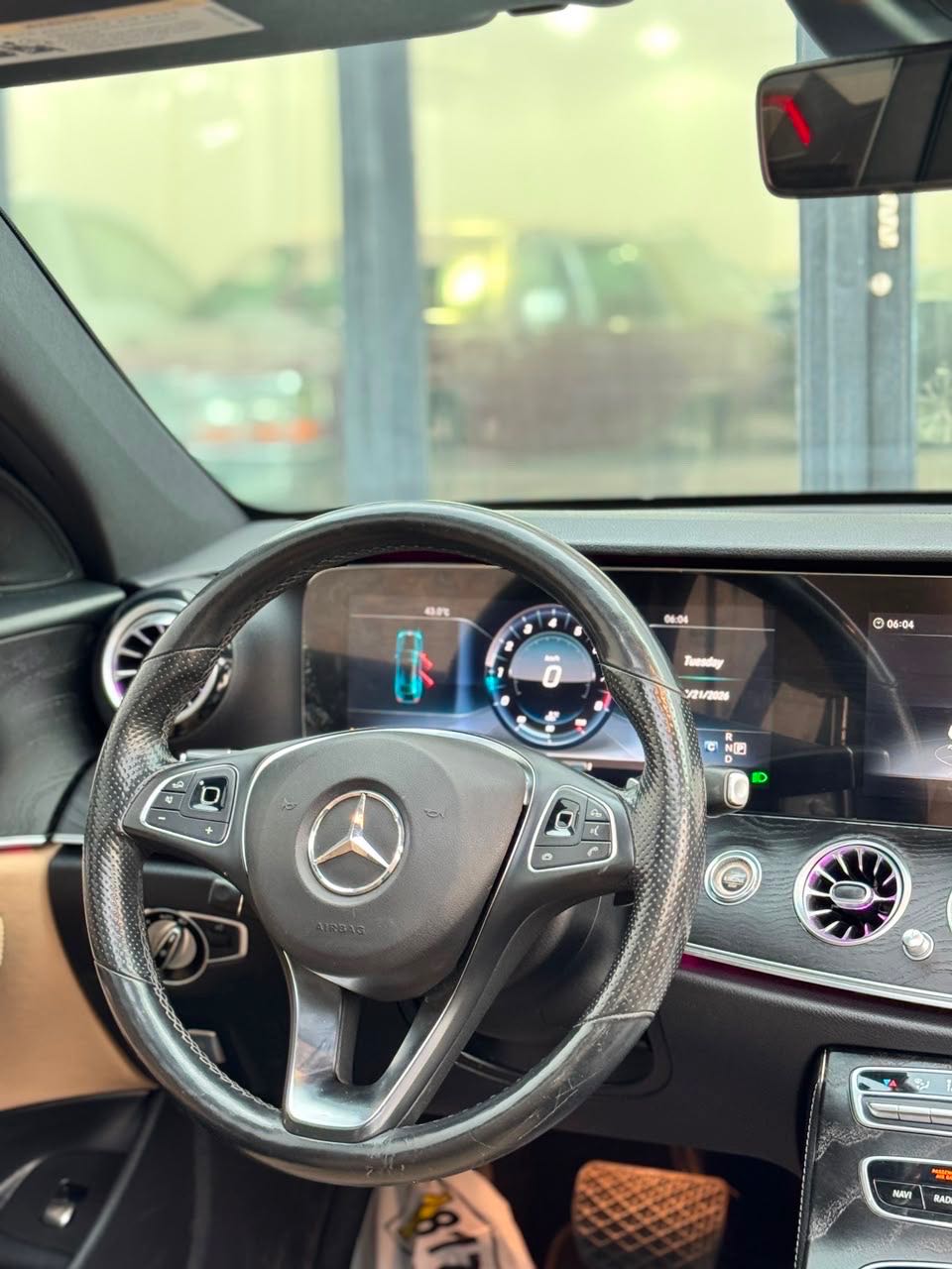 Car Image 2018 MERCEDES E Class 300