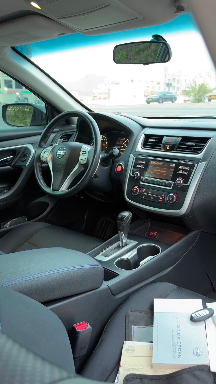 Car Image 2017 NISSAN ALTIMA SR