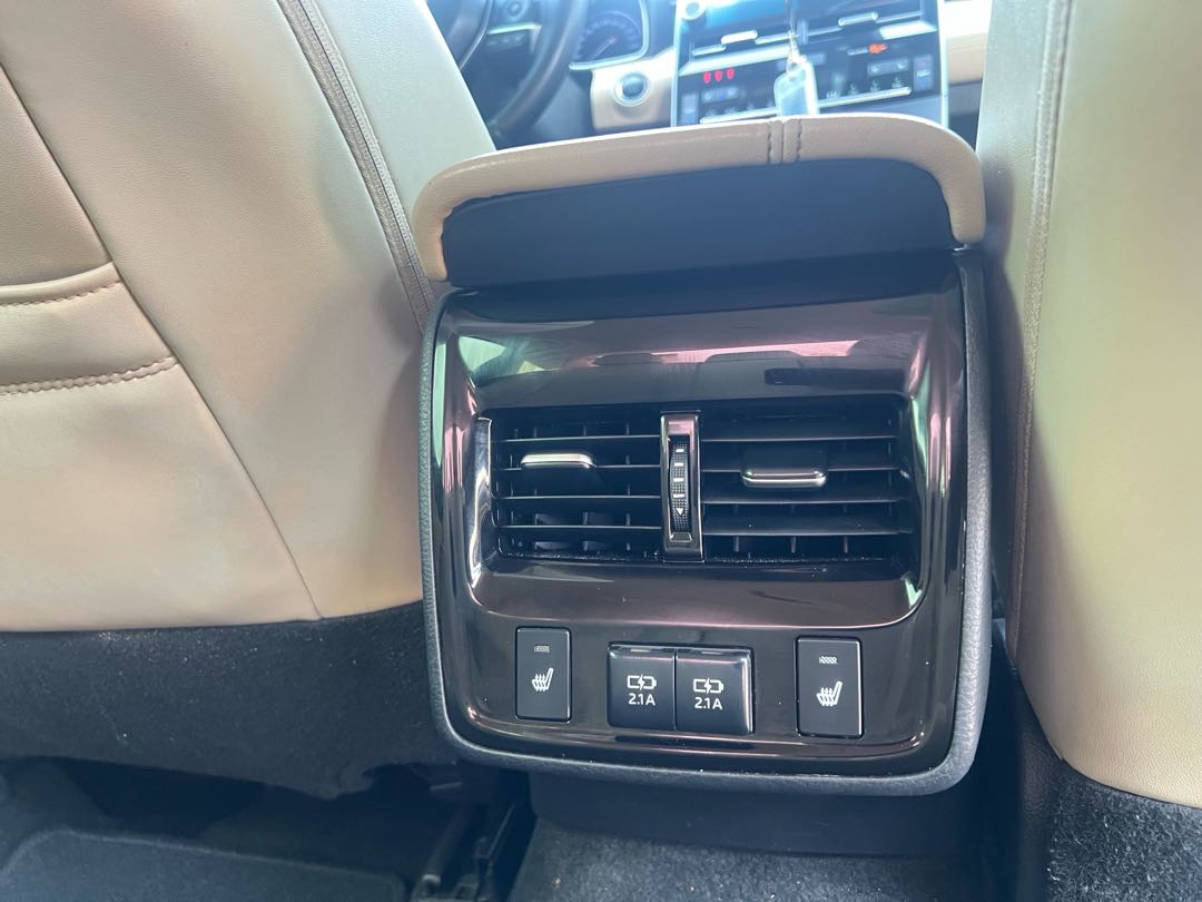 Car Image 2019 TOYOTA AVALON LIMITED