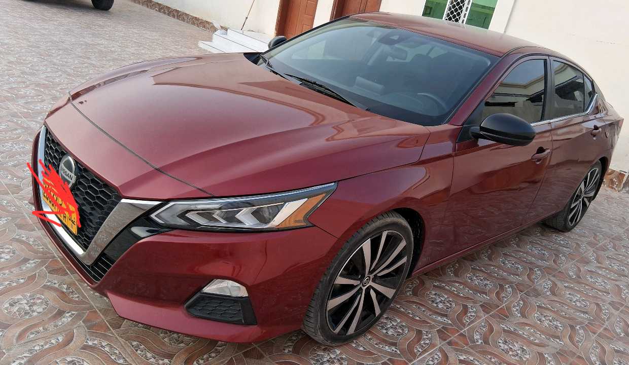 Car Image 2020 NISSAN ALTIMA SR
