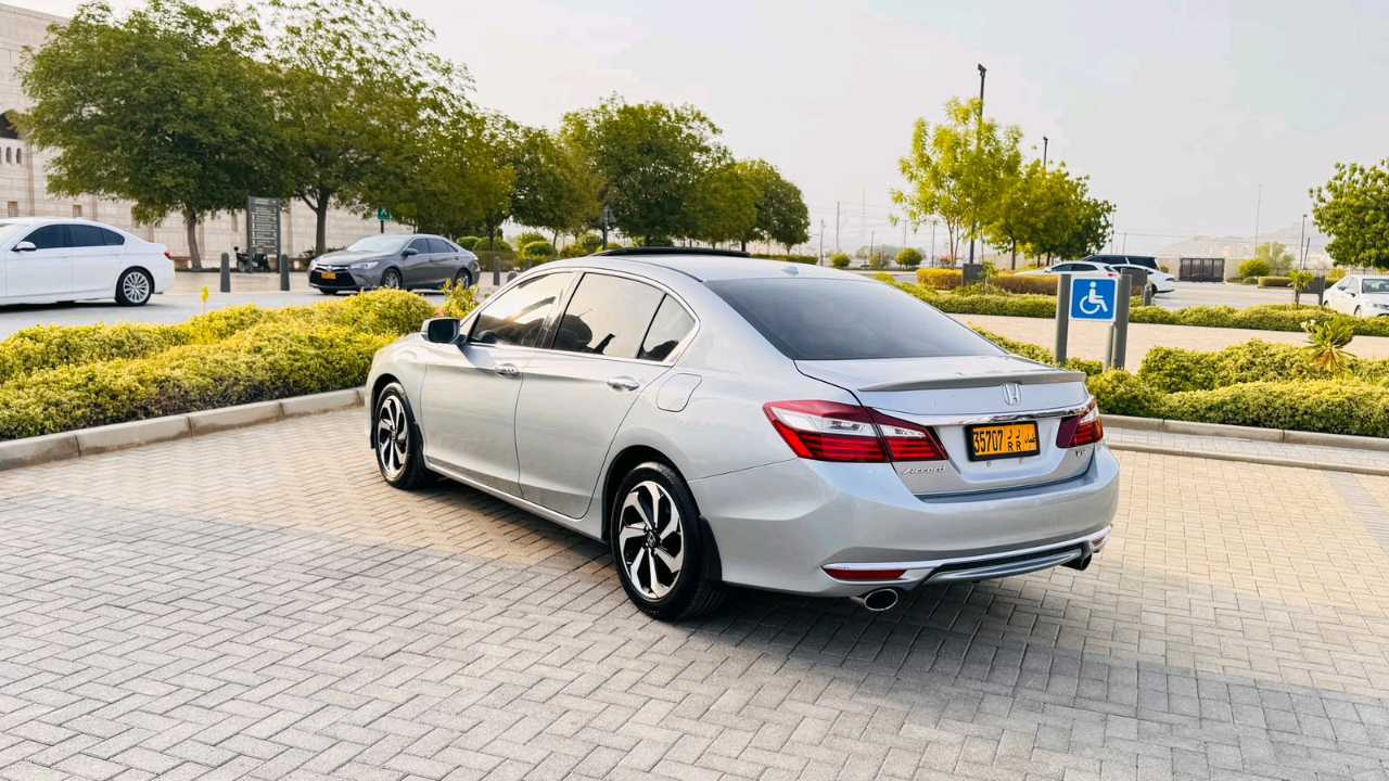 Car Image 2017 HONDA ACCORD EXL