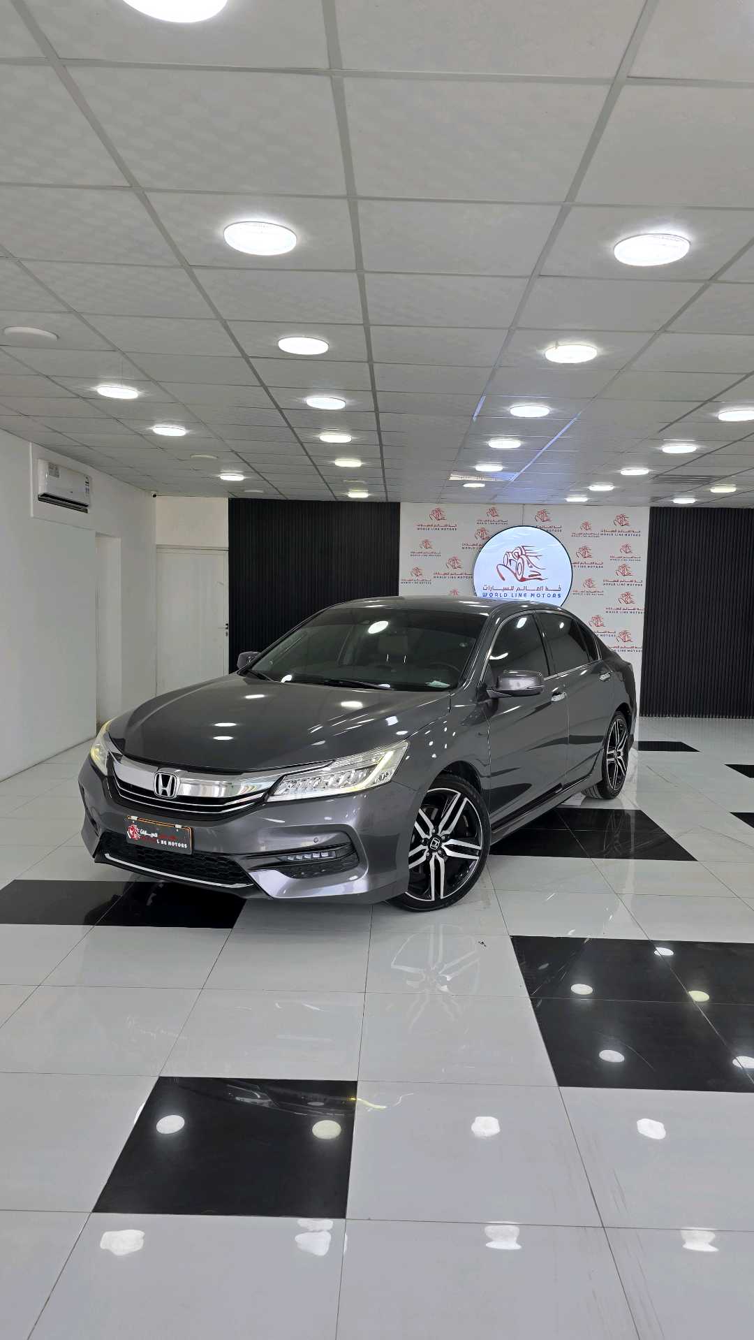 Car Image 2017 HONDA ACCORD TOURING