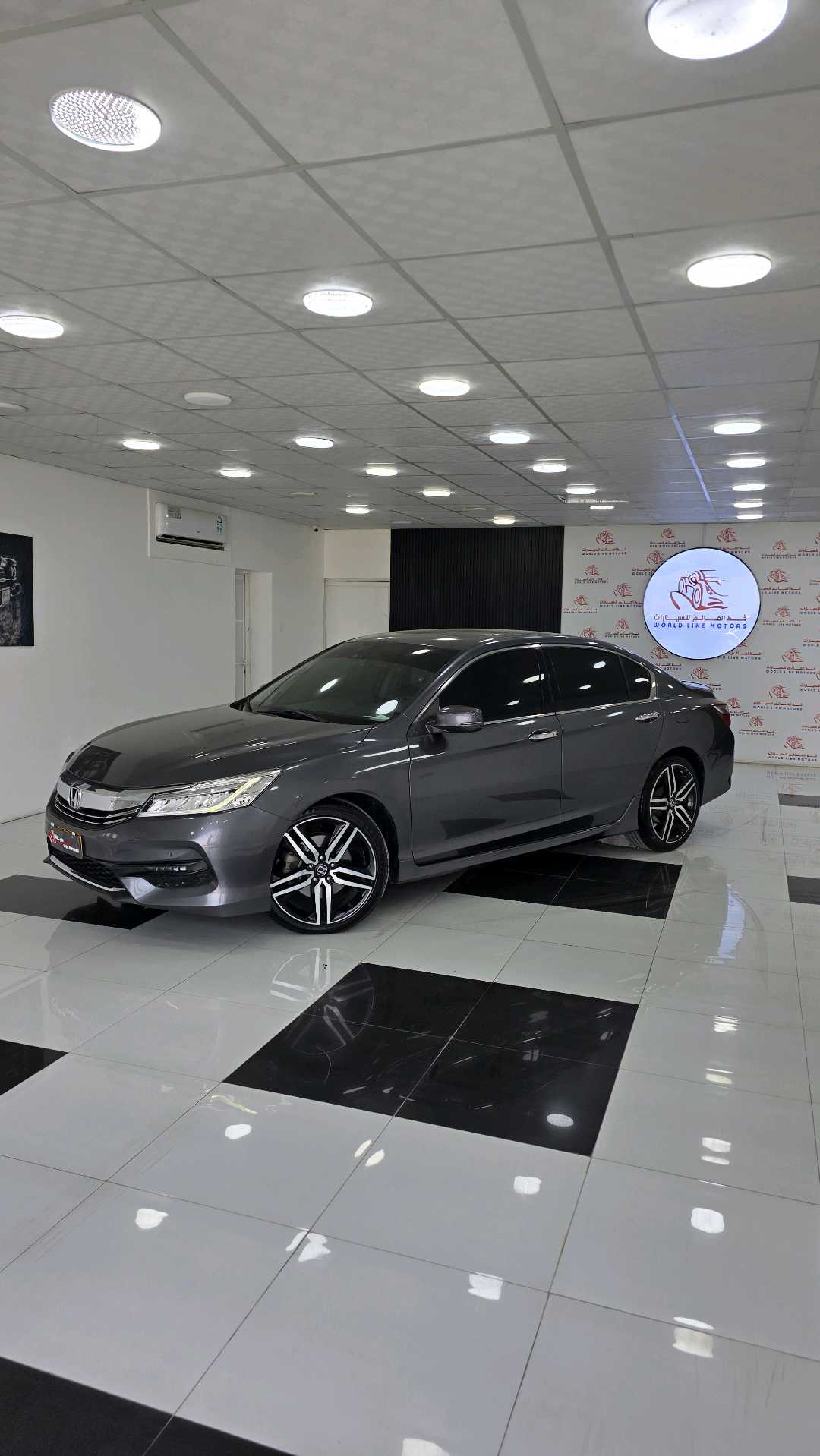 Car Image 2017 HONDA ACCORD TOURING