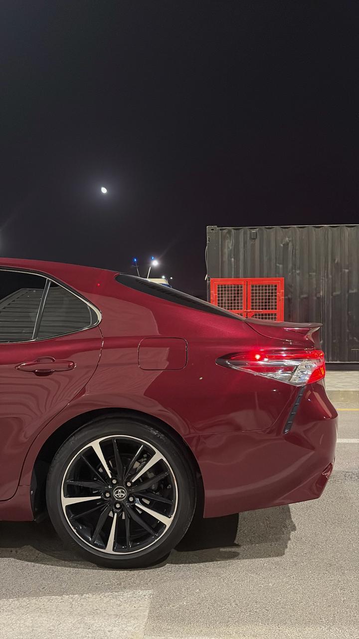 Car Image 2018 TOYOTA CAMRY XSE