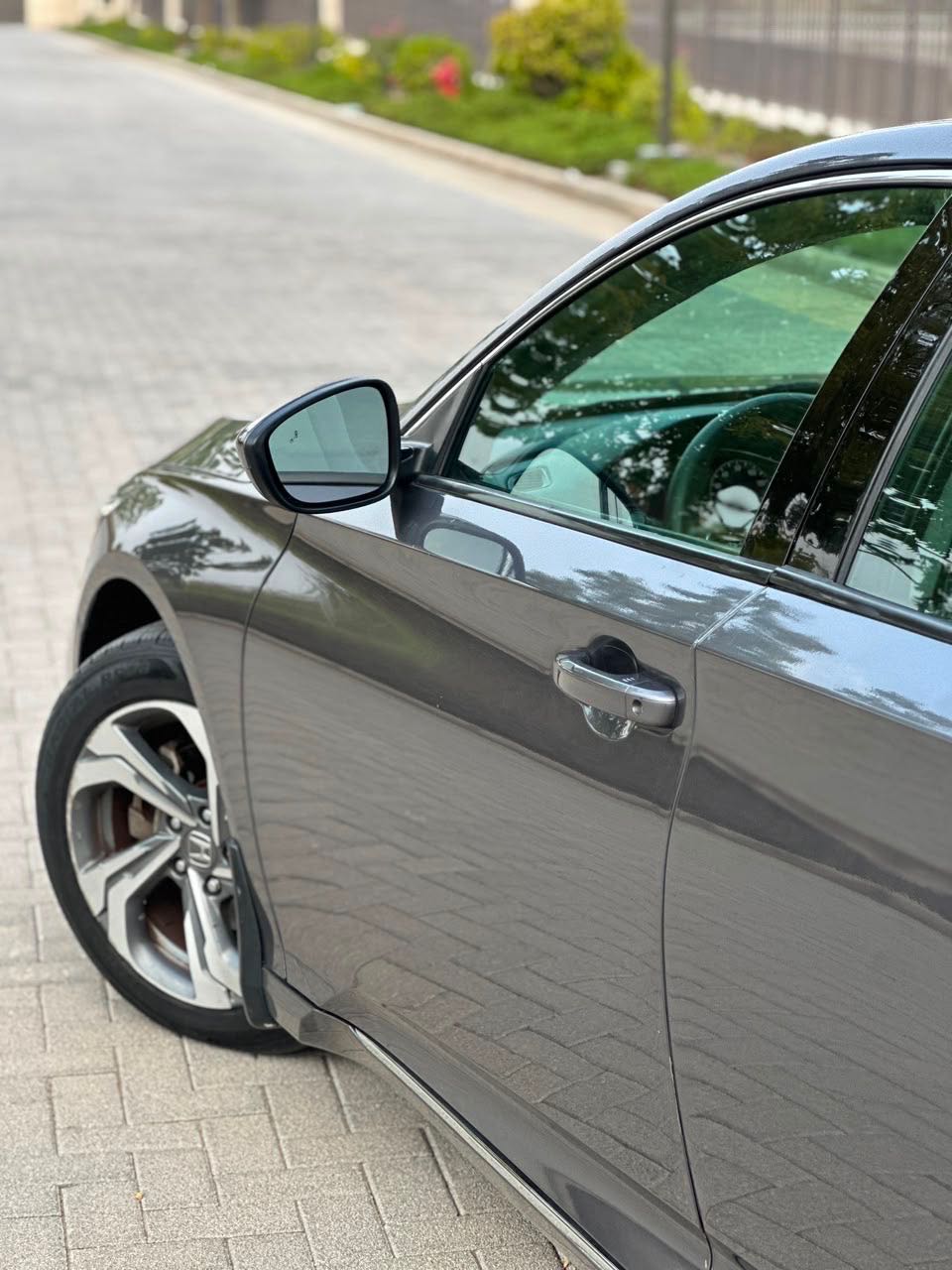 Car Image 2018 HONDA ACCORD EX