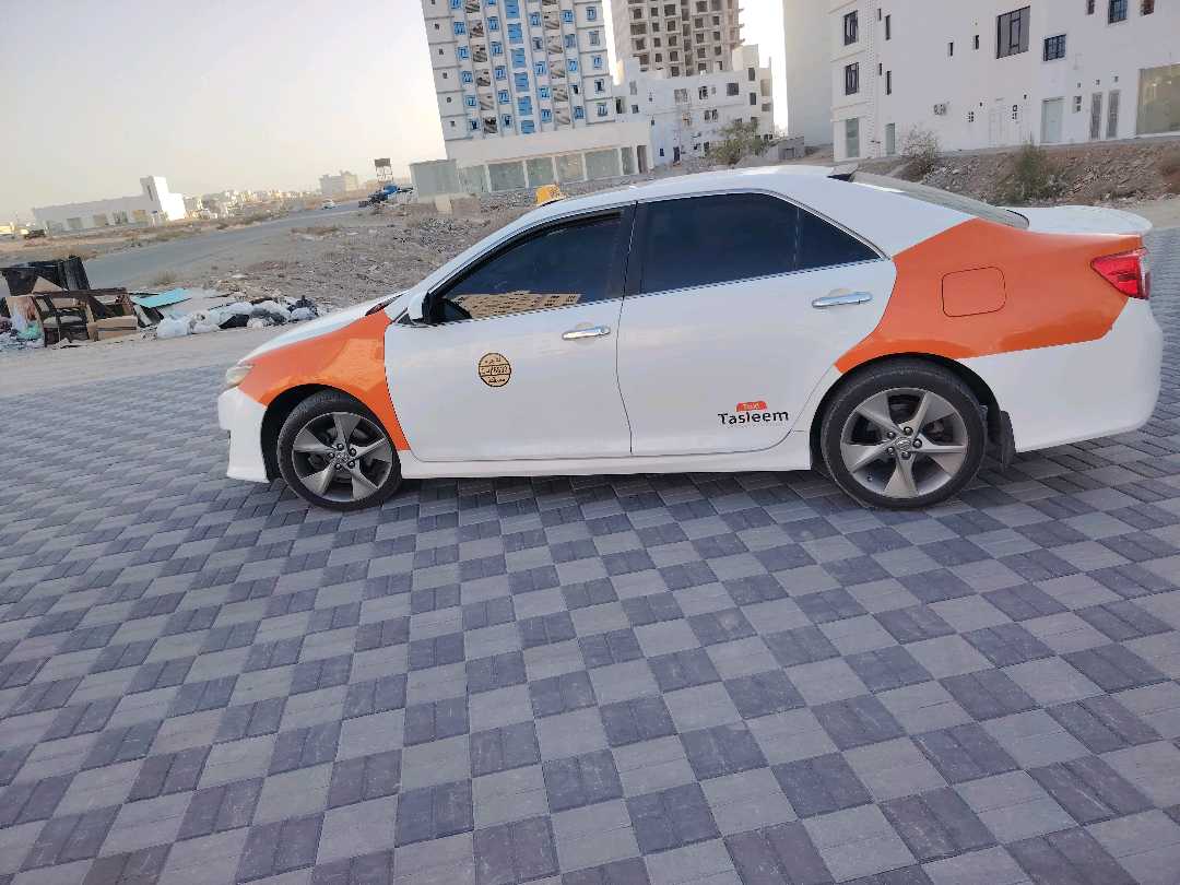 Car Image 2012 TOYOTA CAMRY SE
