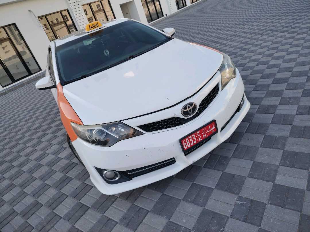 Car Image 2012 TOYOTA CAMRY SE