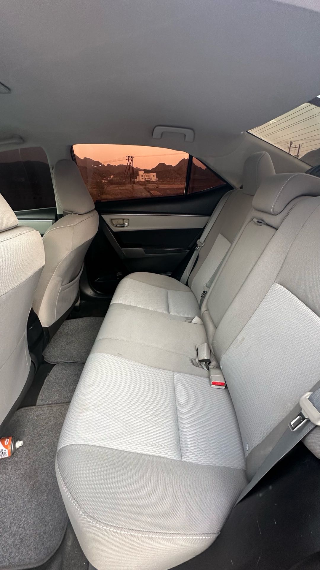 Car Image 2015 TOYOTA COROLLA LE