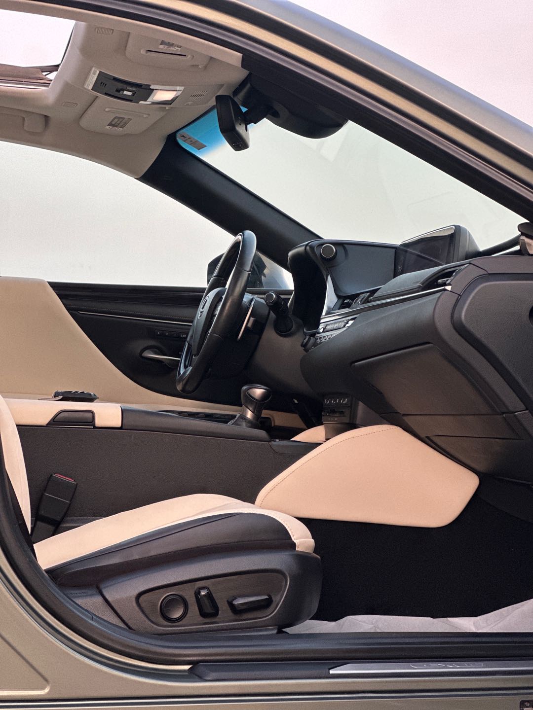Car Image 2019 LEXUS ES 350