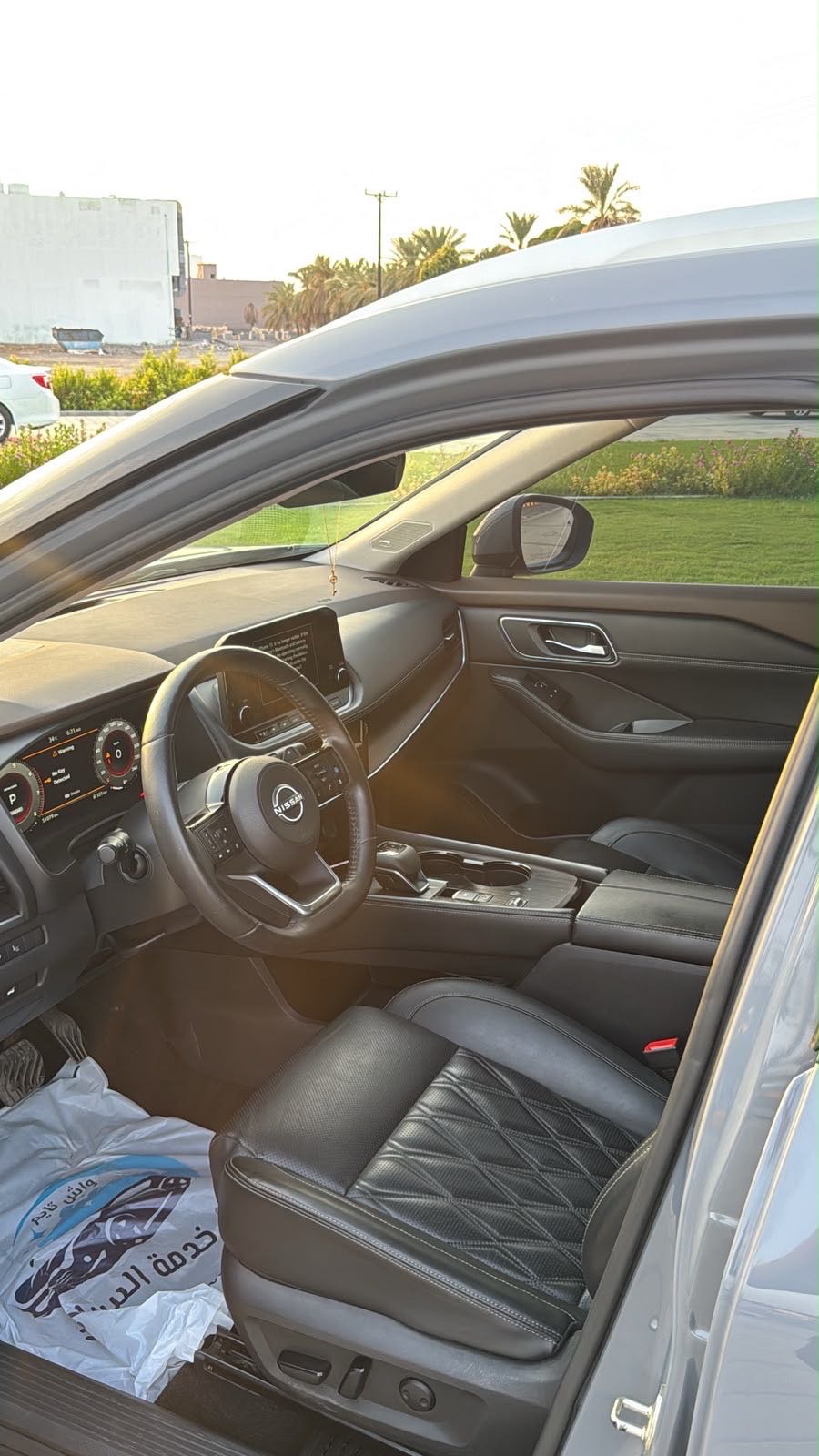 Car Image 2023 NISSAN ROGUE Platinum