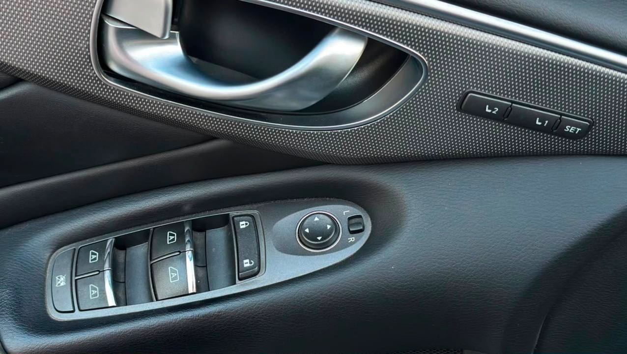 Car Image 2016 INFINITI Q 