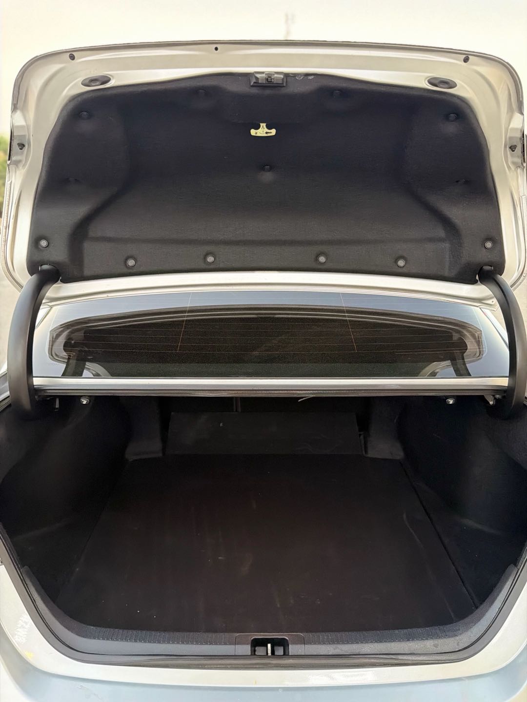 Car Image 2018 TOYOTA CAMRY SE