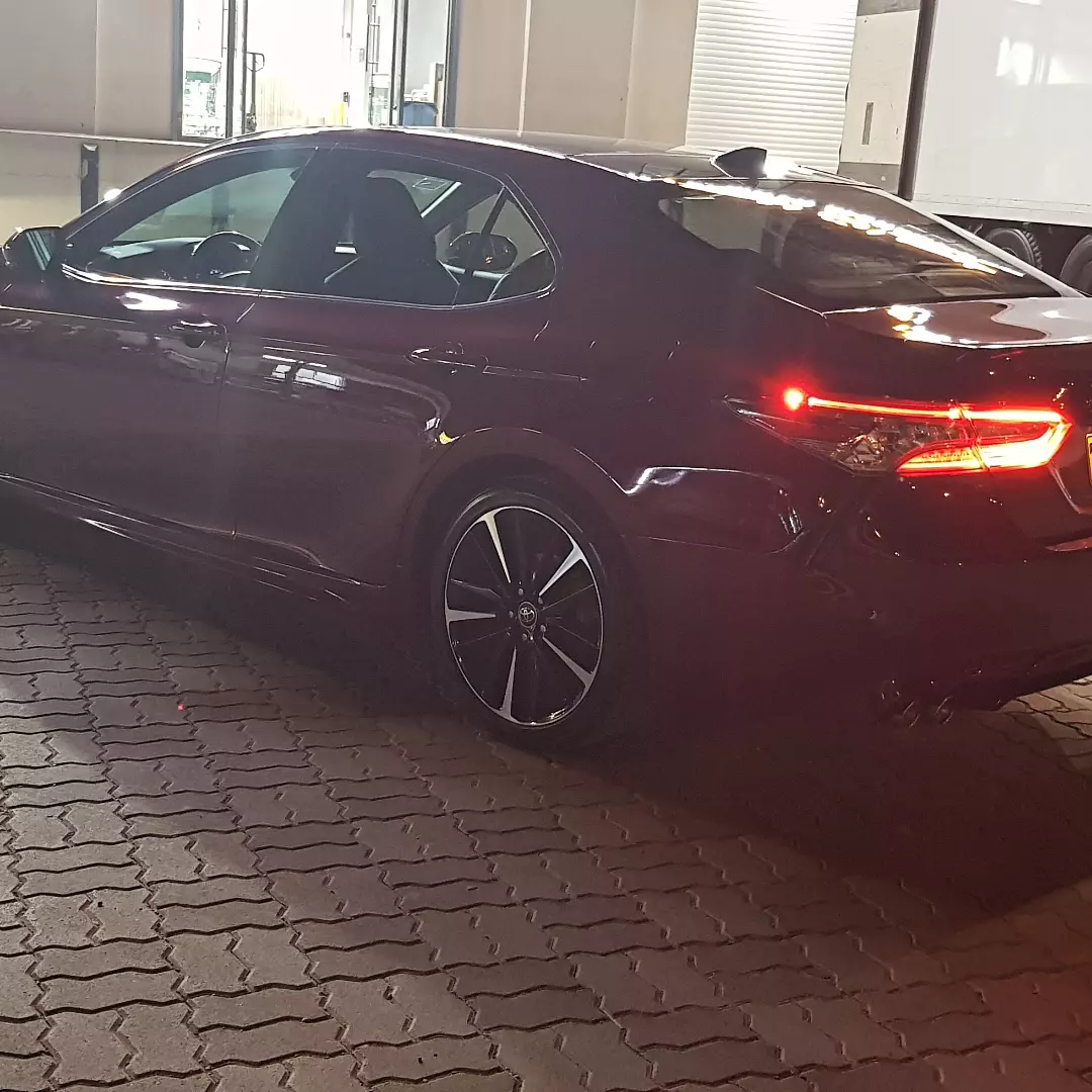 Car Image 2018 TOYOTA CAMRY XSE