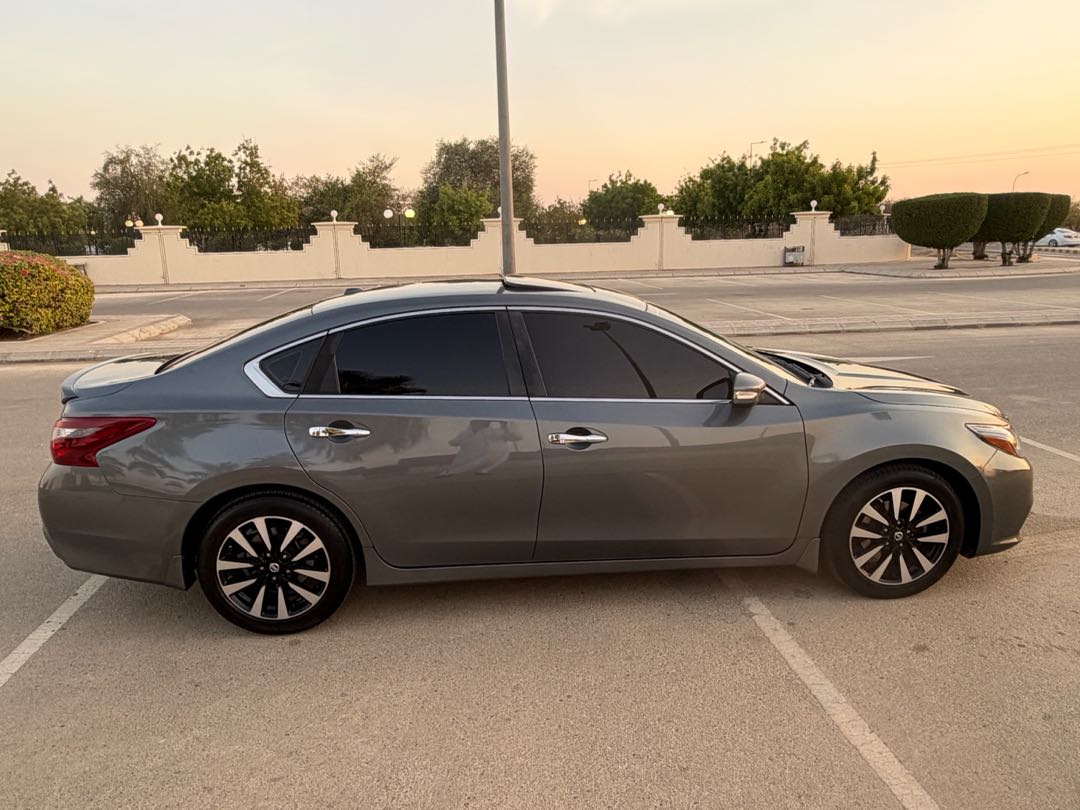 Car Image 2018 NISSAN ALTIMA SL