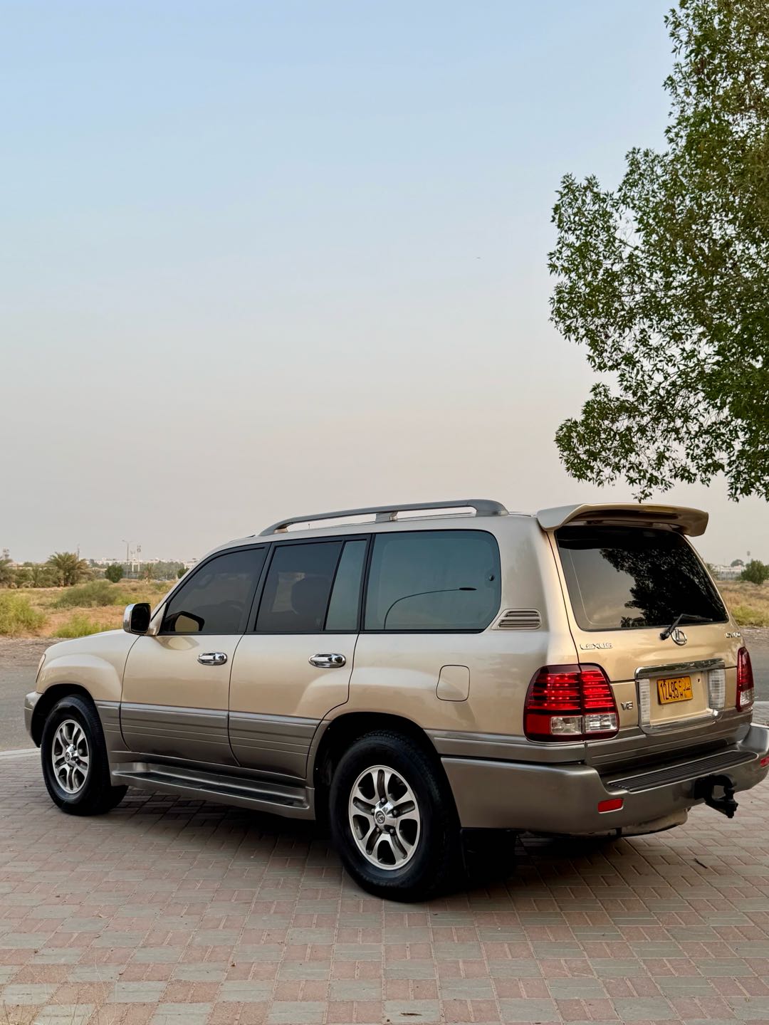 Car Image 1999 LEXUS LX 470