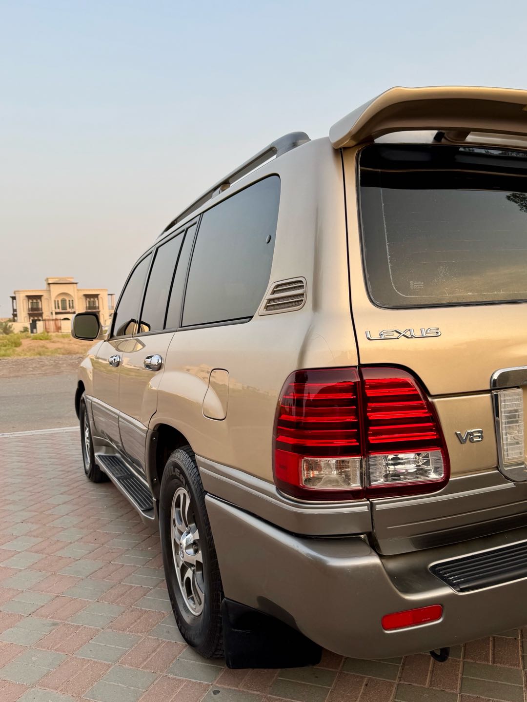 Car Image 1999 LEXUS LX 470