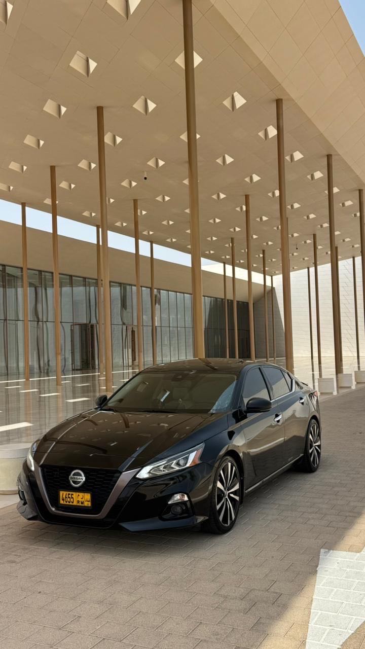 Car Image 2019 NISSAN ALTIMA SV