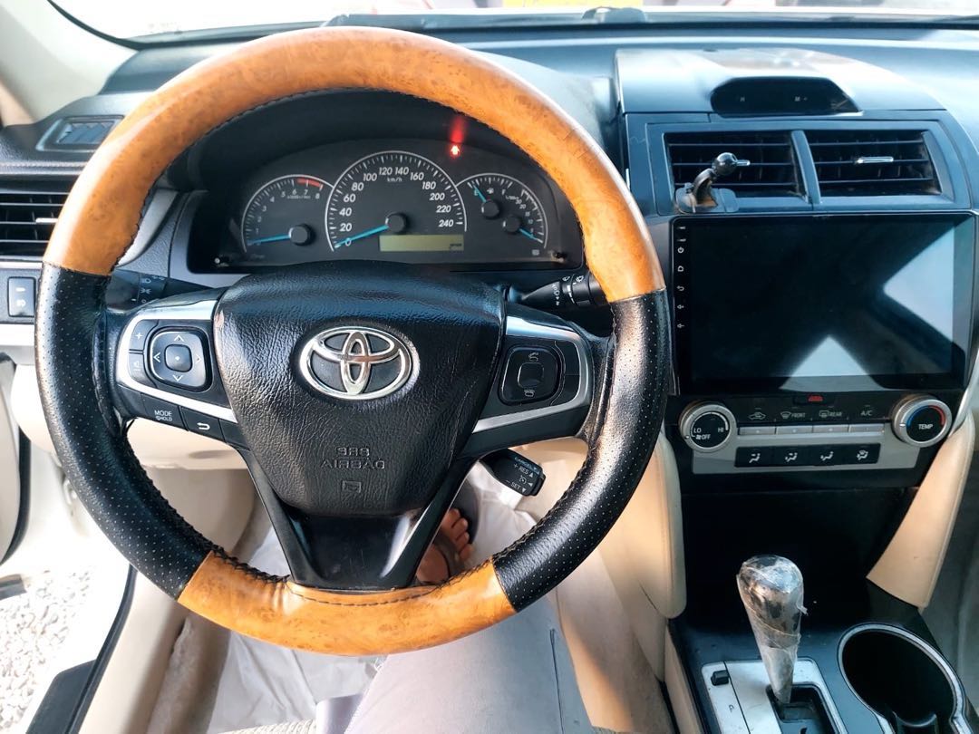 Car Image 2015 TOYOTA CAMRY GLE