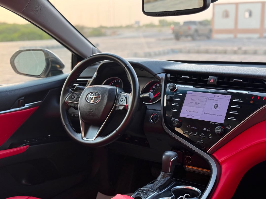 Car Image 2018 TOYOTA CAMRY XSE