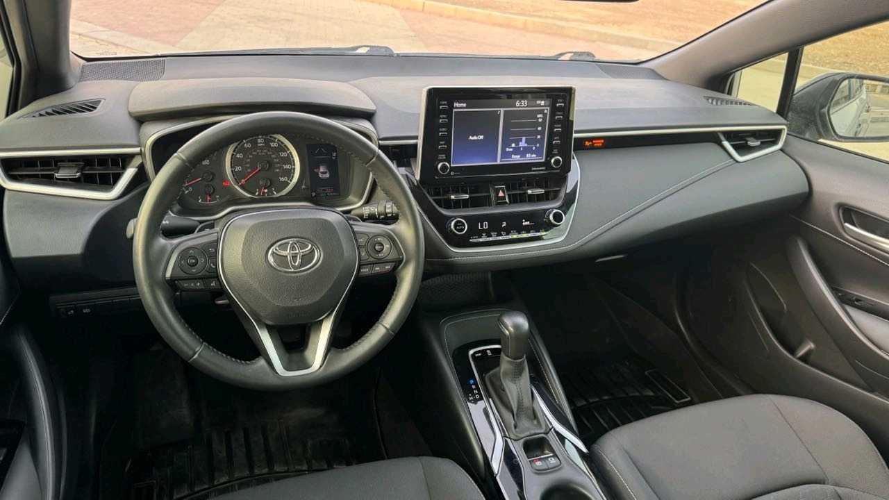 Car Image 2021 TOYOTA COROLLA SE