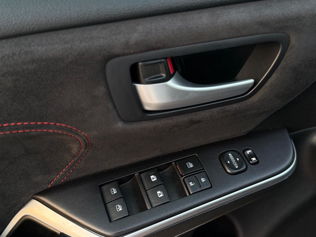 Car Image 2017 TOYOTA CAMRY XSE