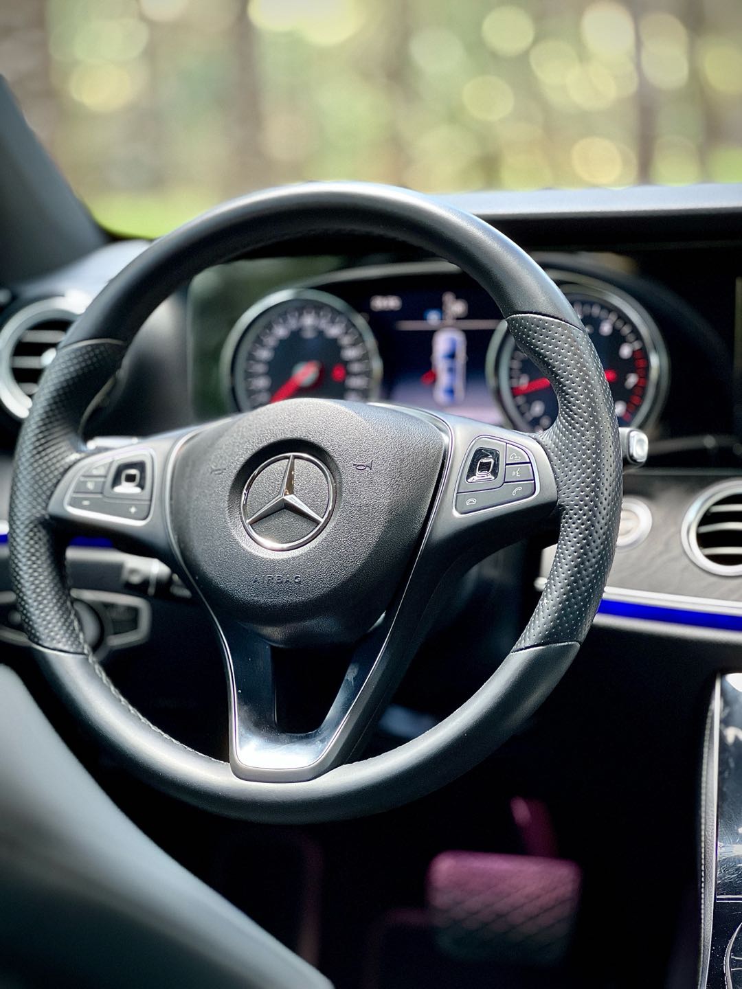 Car Image 2017 MERCEDES E Class 300