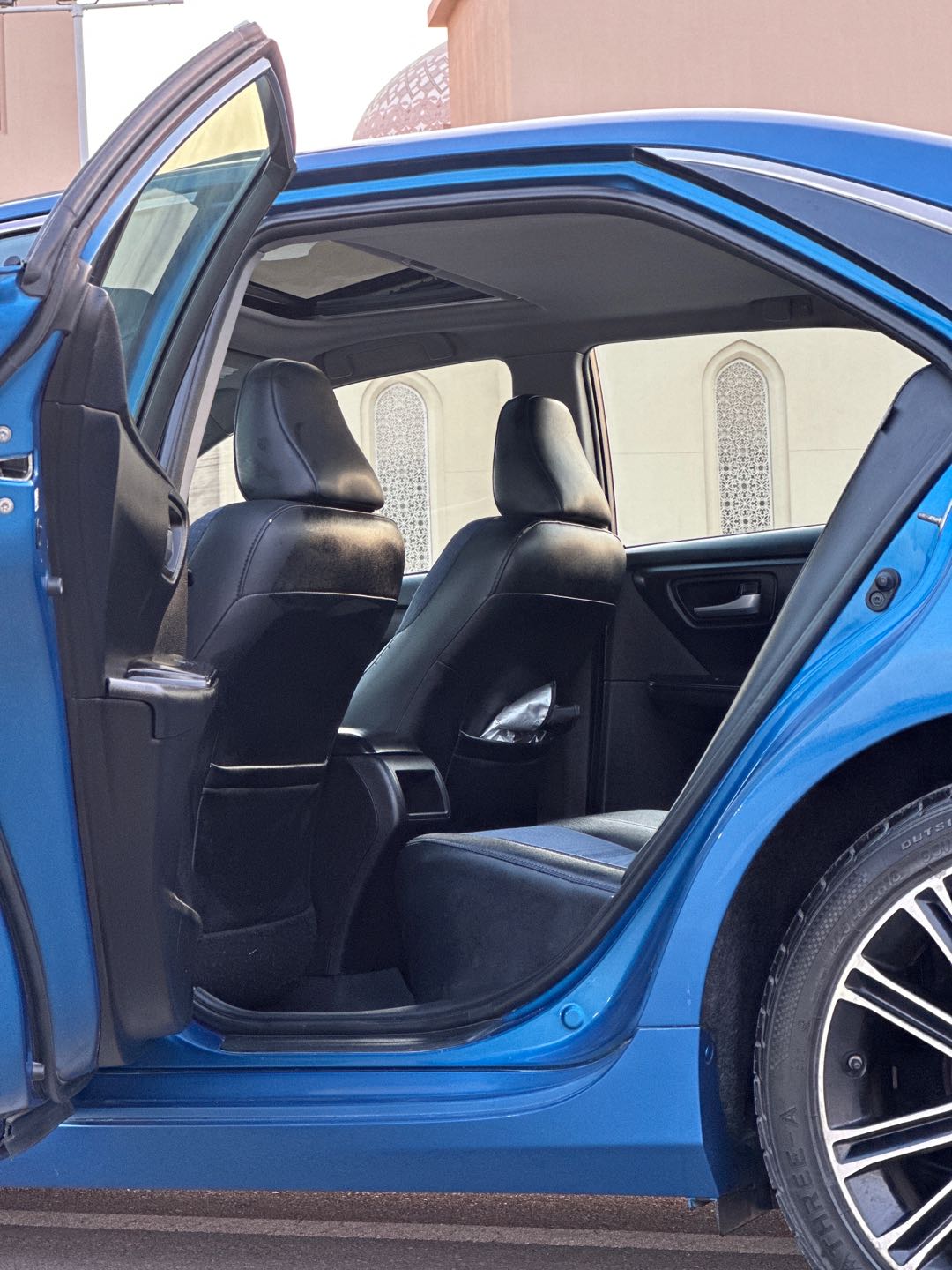 Car Image 2016 TOYOTA CAMRY SE