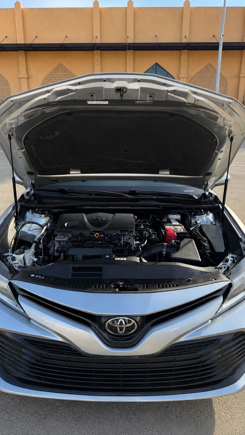 Car Image 2018 TOYOTA CAMRY LE