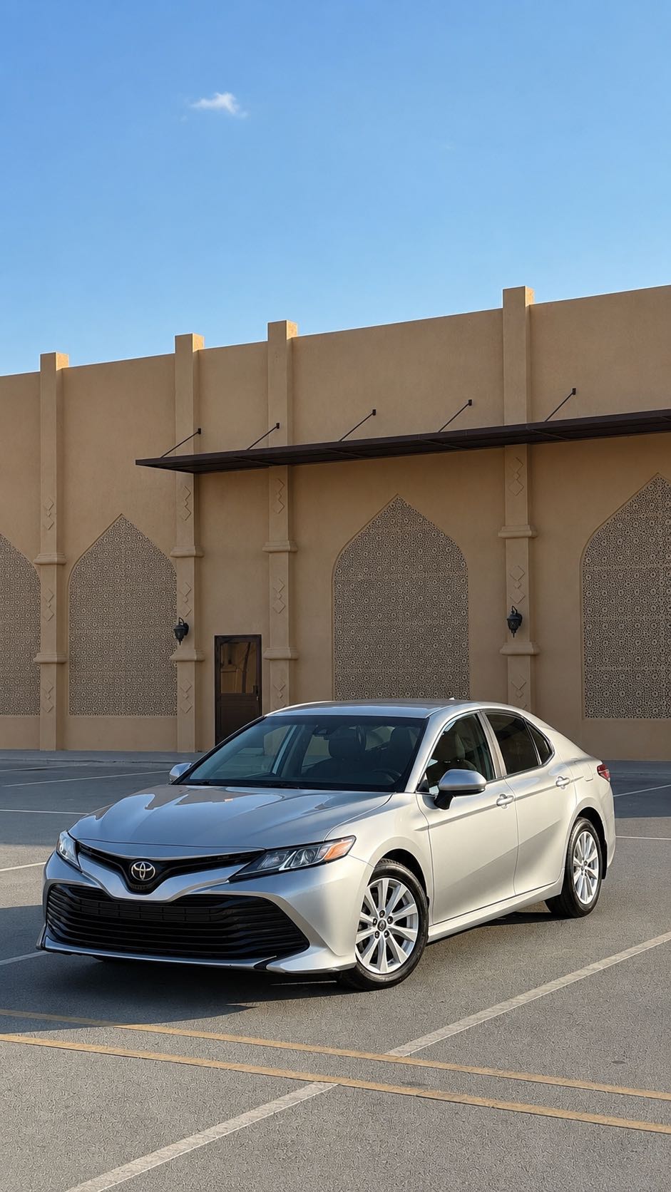 Car Image 2018 TOYOTA CAMRY LE