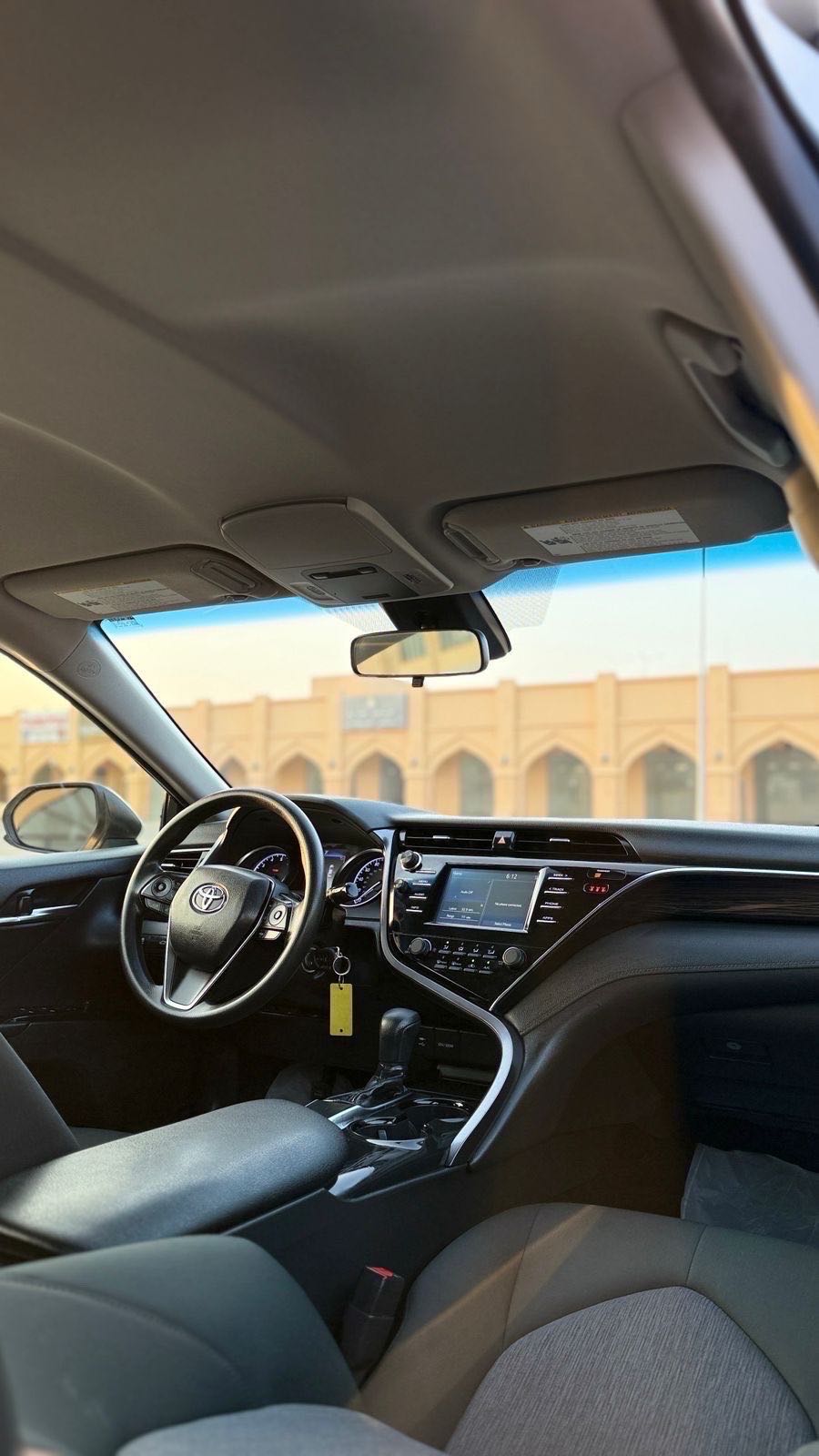 Car Image 2018 TOYOTA CAMRY LE
