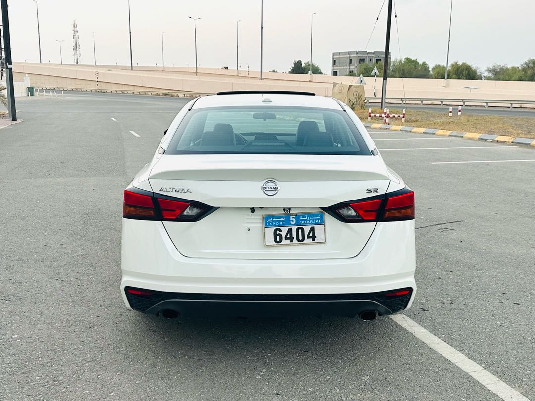 Car Image 2019 NISSAN ALTIMA SR